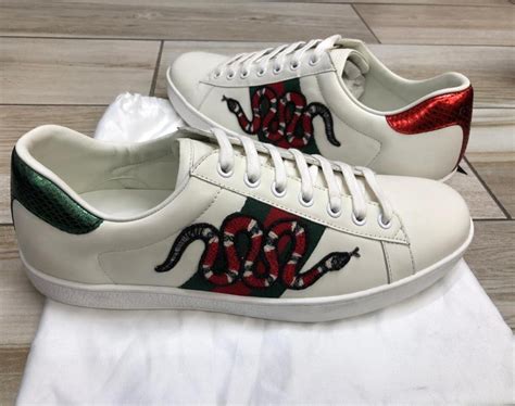 gucci tenis con la serpiente